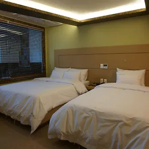 https://w-shinjeju.jejukoreahotels.com